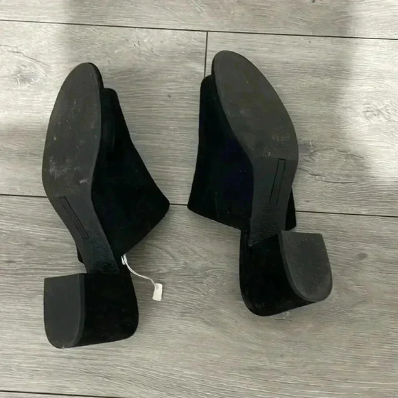 Black Open Toe Mule Slipper​​​​ - Picture 4 of 4